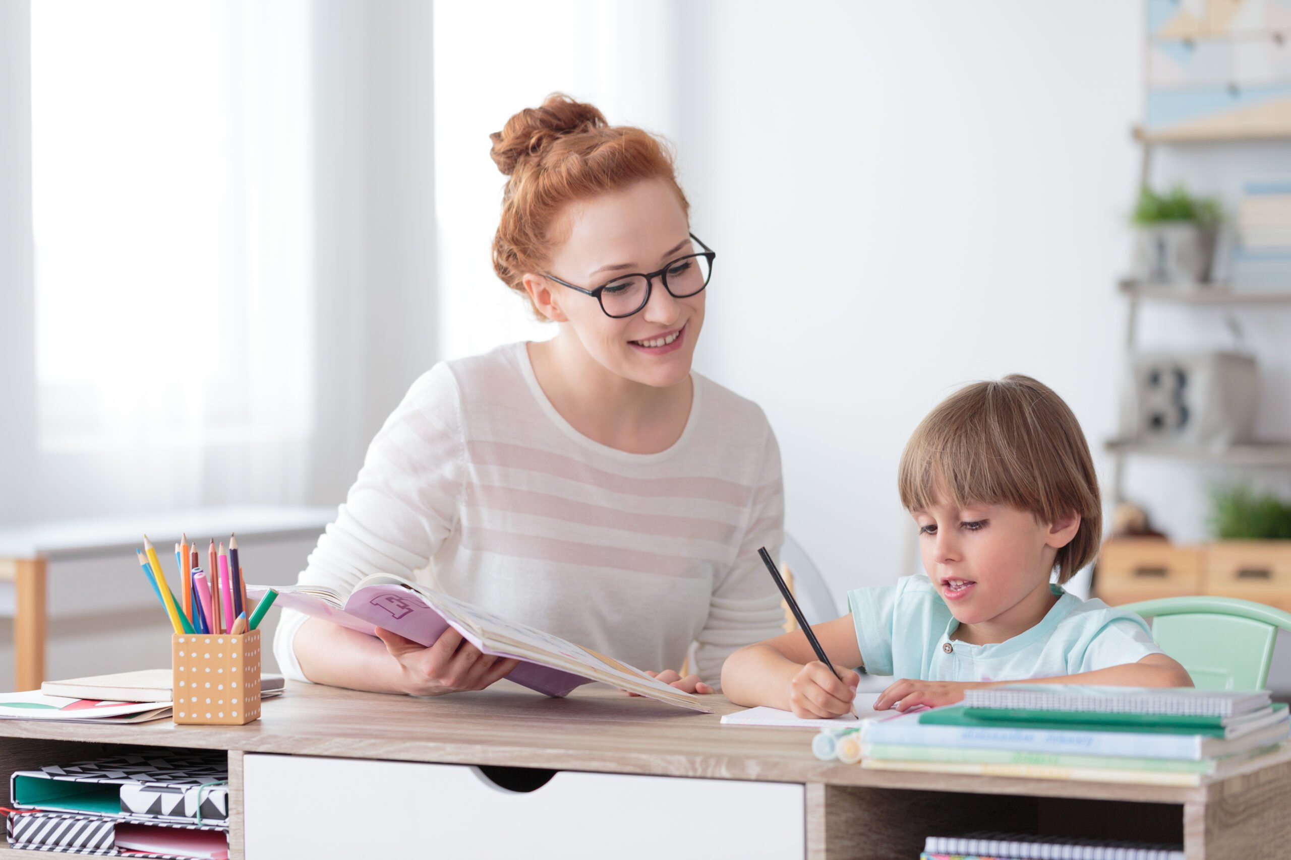 11+ Useful ADHD Desk Set Ups for Easily Distracted Girls